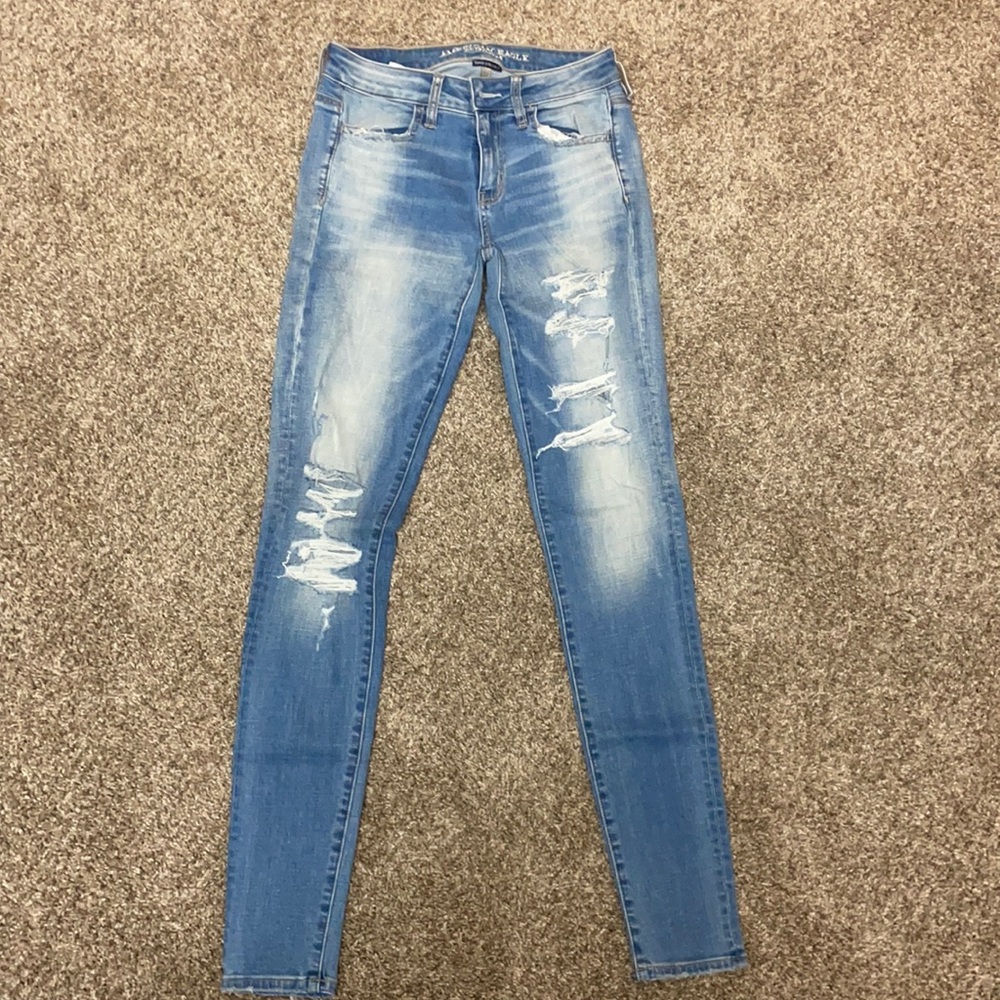 American eagle women’s jeans - light wash - distressed - size 4 extra long